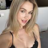 alinaloveeeee from onlyfans